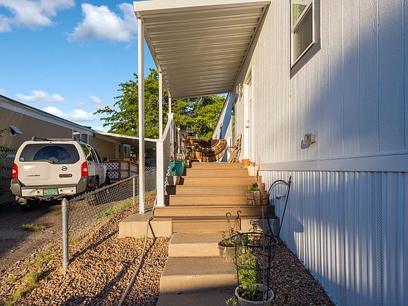 2nd image of 612 Doe Ln SE