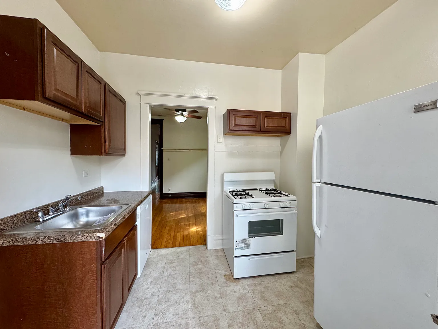 1406 W Berteau Ave — Photo 3