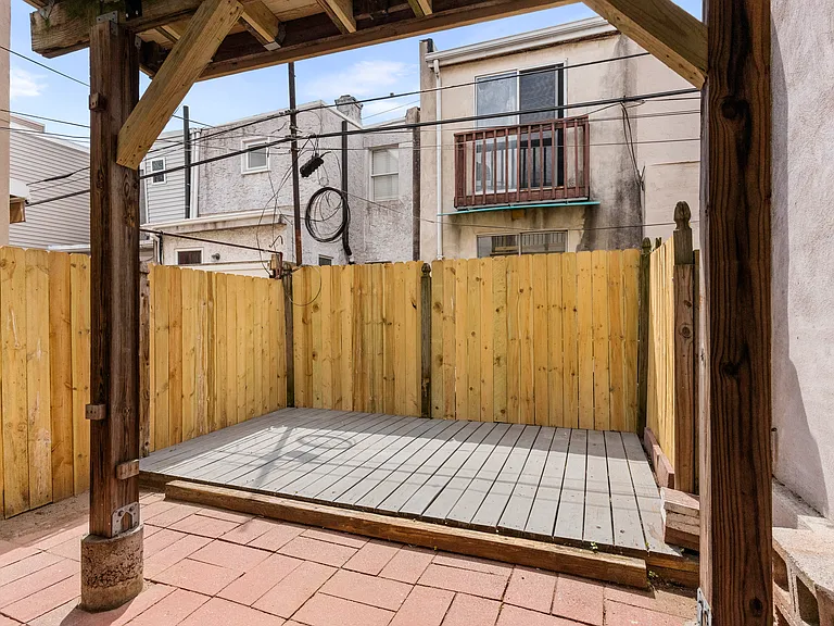 130 McClellan St — Photo 17
