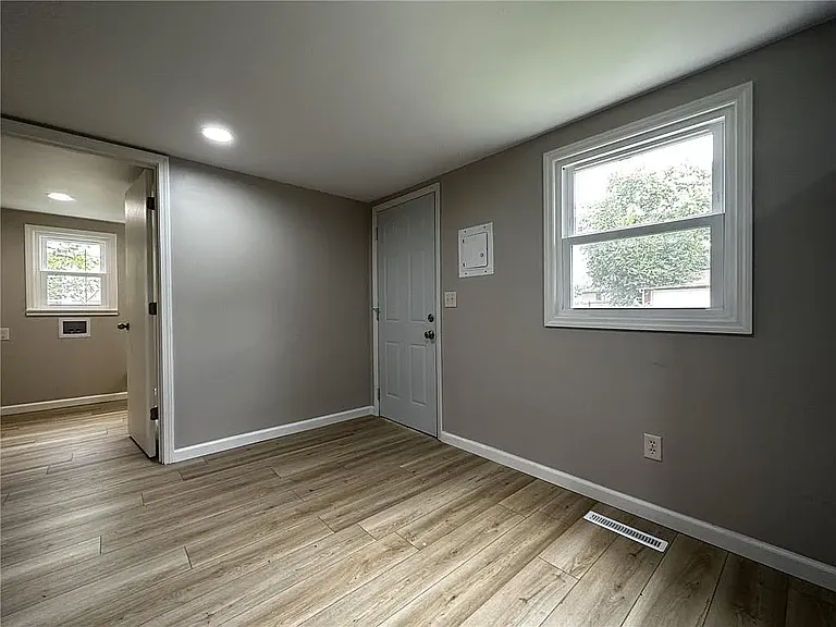6401 Sherman St — Photo 9