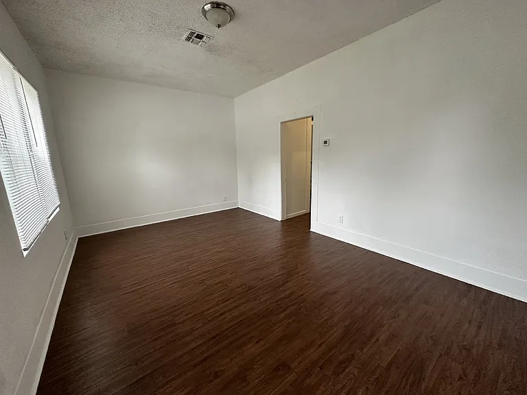 239 Taft Blvd #2 — Photo 12