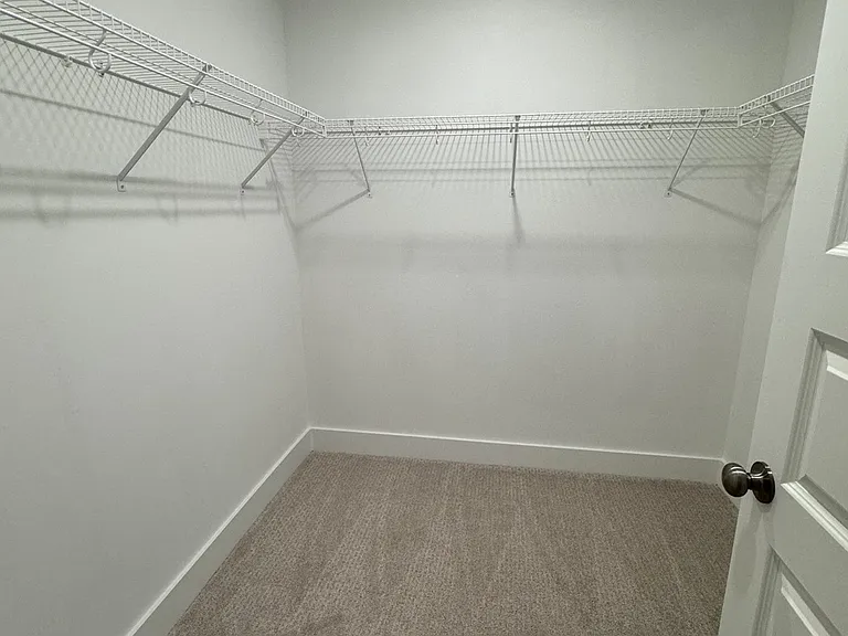 Walking Closet