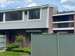 214 Greenbrook Dr UNIT 214, Stoughton, MA 02072