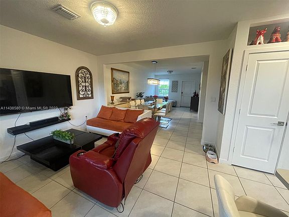 5th image of 318 NE 5th Pl #318