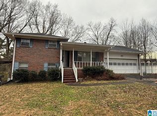 607 Fairlawn Cir, Bessemer, AL 35023