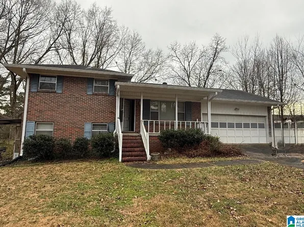 607 Fairlawn Cir, Bessemer, AL 35023