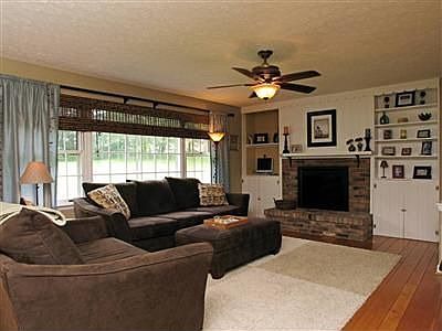 4th image of 1148 Stormy Way