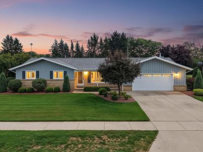 1817 Sharon LANE, Manitowoc, WI, 54220