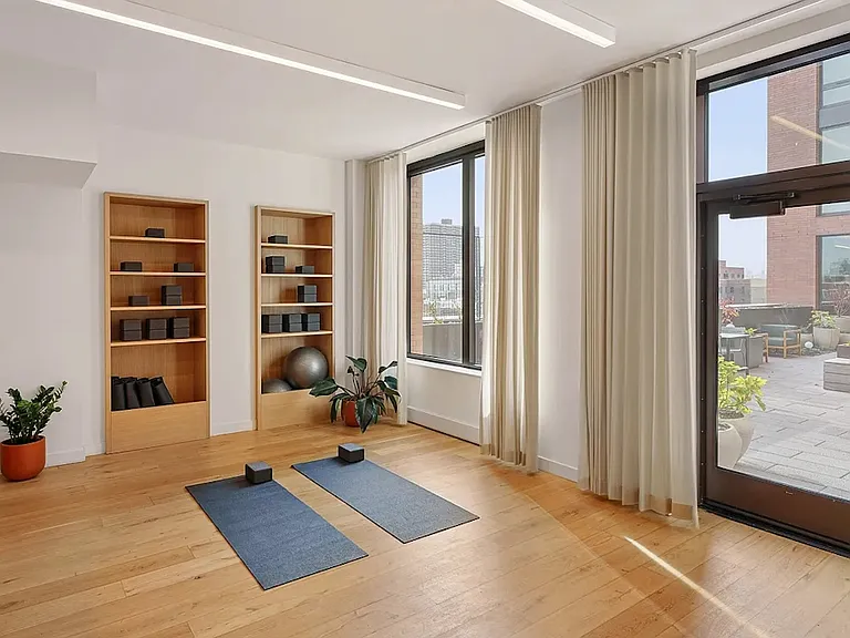 2035 5th Ave #12A — Photo 15