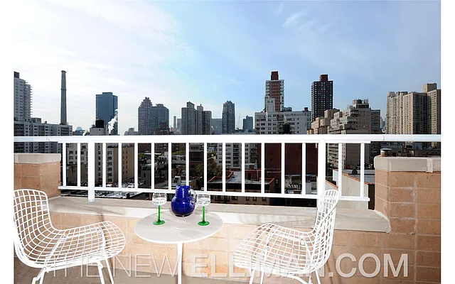 Sold by Douglas Elliman | media 15