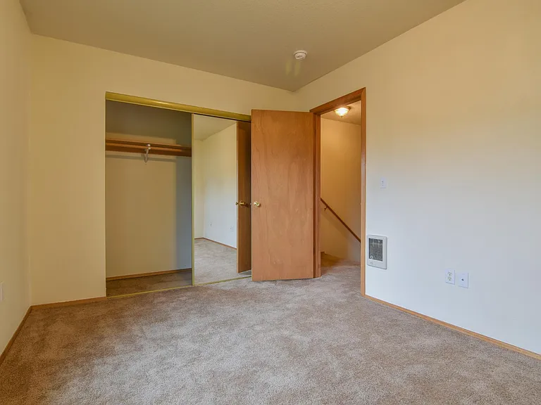 444 NE Stanton St #7 — Photo 8