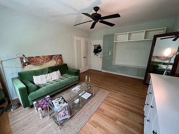 5th image of 260 Euclid Ave APT 25