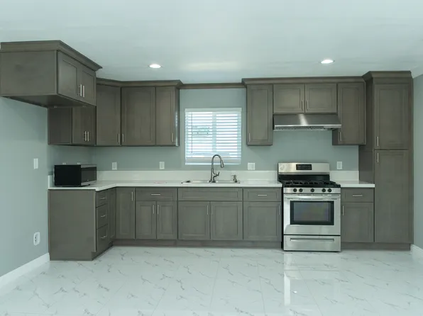 1629 W Fountain Way, Fresno, CA 93705