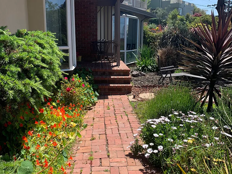 75 Parnassus Rd — Photo 33