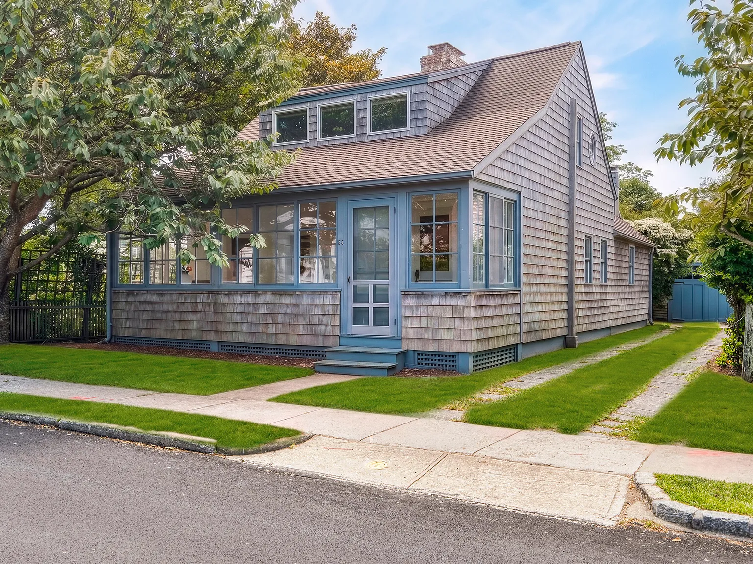 Sag Harbor Village Cottage — Photo 1