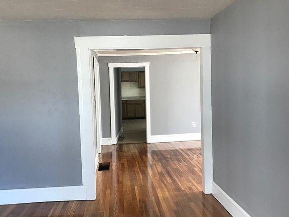 Double parlor/ 3rd bedroom or office