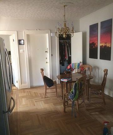 5th image of 2334 28th St APT 2F