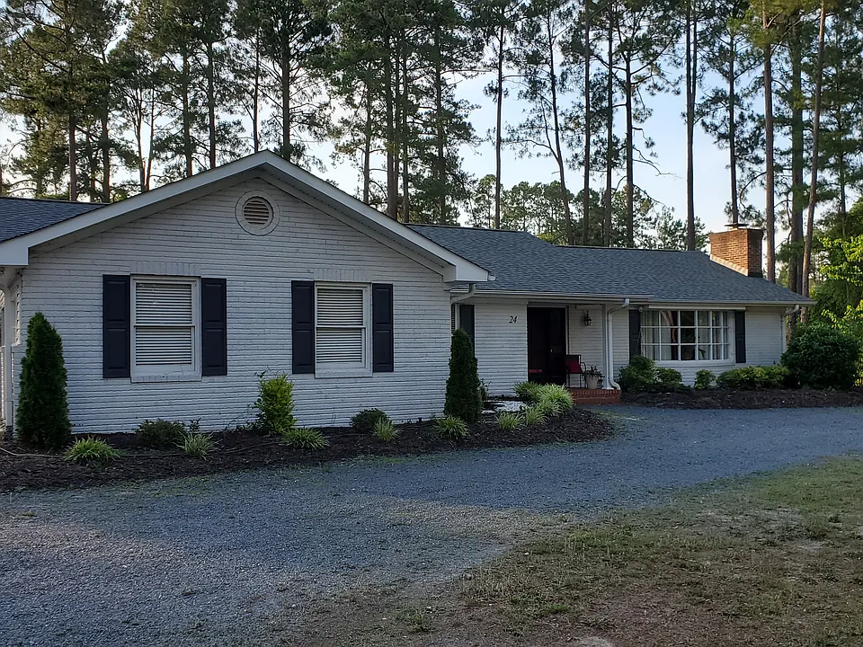 24 Bobolink Rd