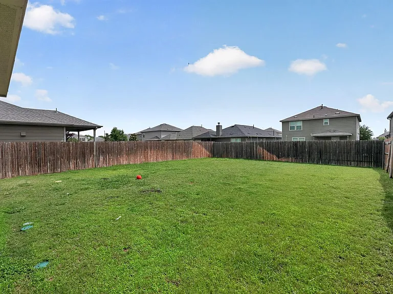 521 Staton St — Photo 35