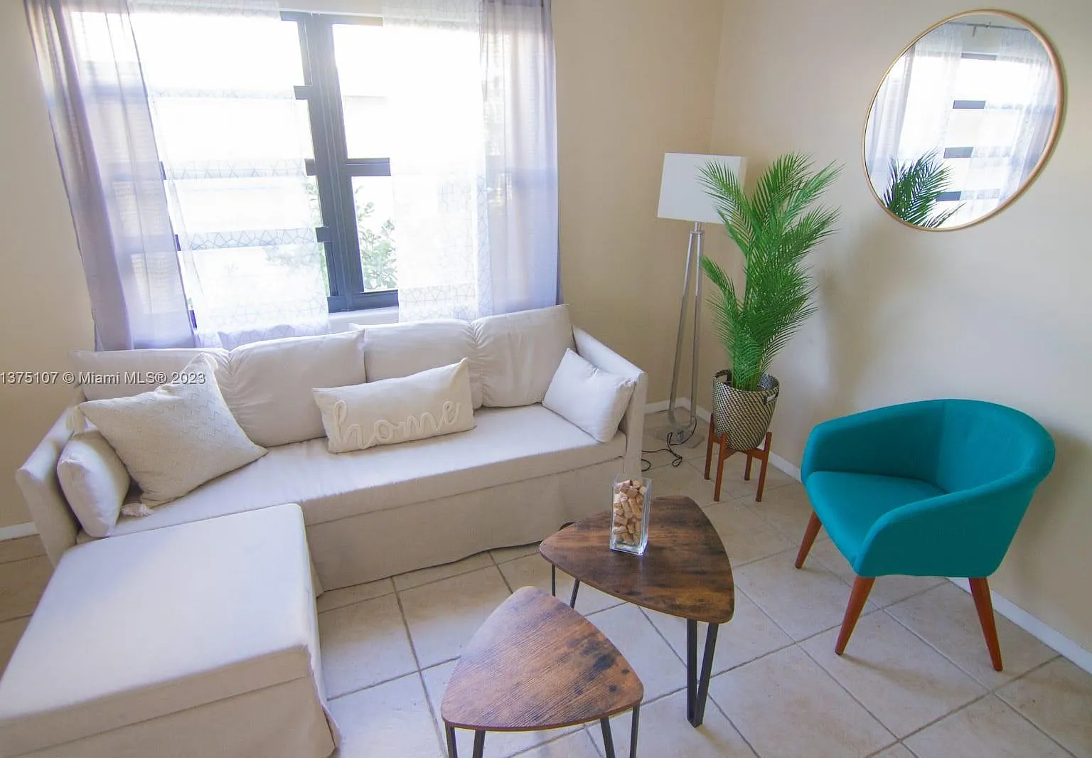Hibiscus South Condo — Photo 1