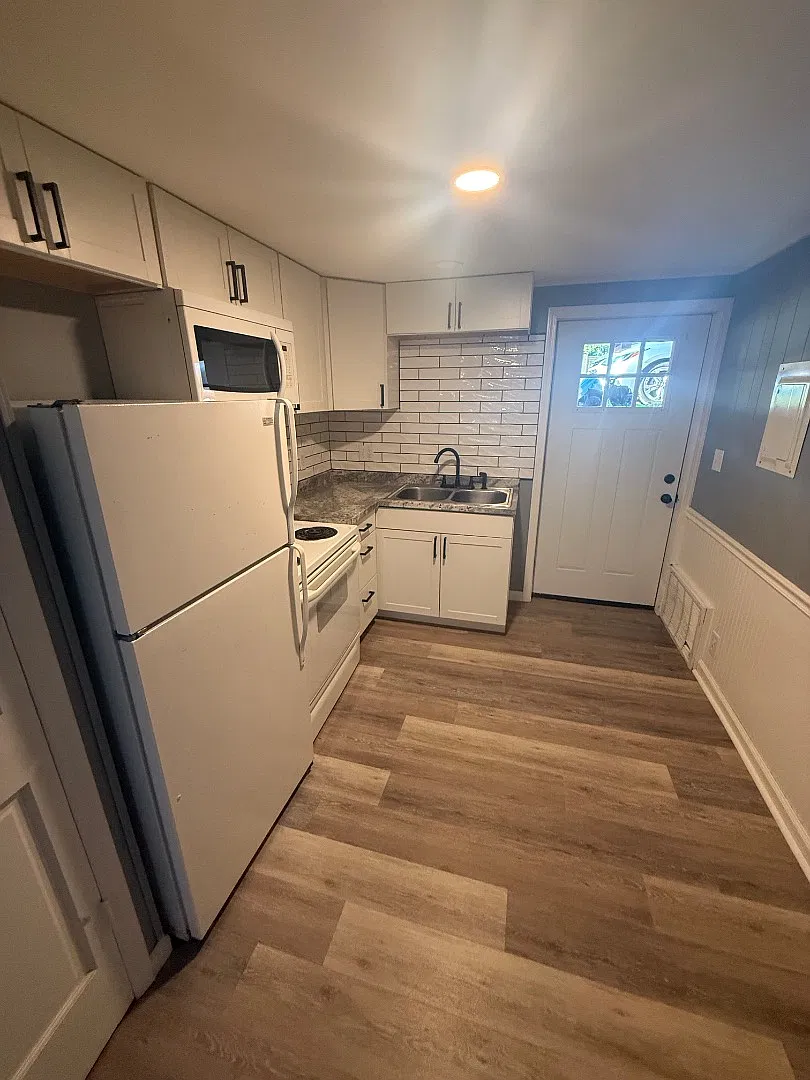 202 E Woodlawn St - Unit 4 — Photo 1