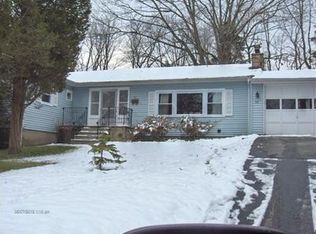 32 Knoll Rd, Sparta, NJ 07871