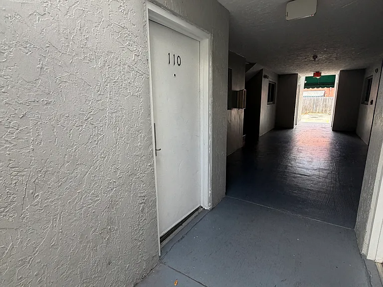 2565 W 56th St #110 — Photo 10