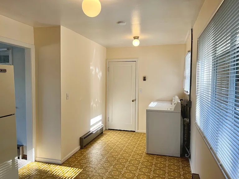 16043 Sylvester Rd SW — Photo 6