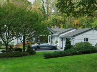 14 Horse Hill Rd, Glen Head, NY 11545