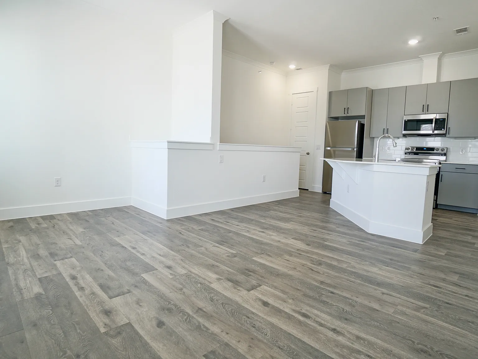 1 bed, 750 sqft, $1,295 — Photo 3