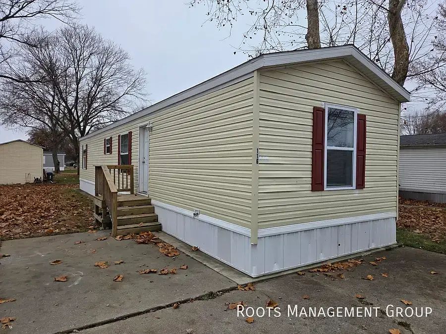 1st image of 116 Carriage Lane Est #116