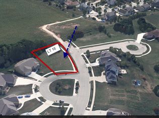 1502 Pine Cone Trl, Port Washington, WI 53074