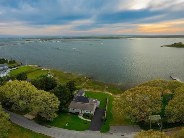 180 Balsam St, Fairhaven, MA 02719