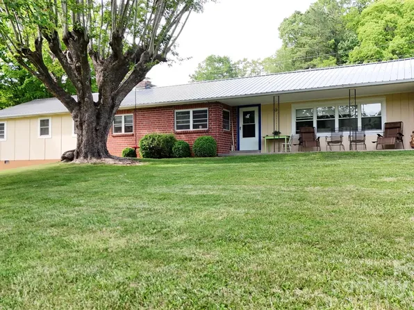 53 Windy Oaks Rdg, Burnsville, NC 28714