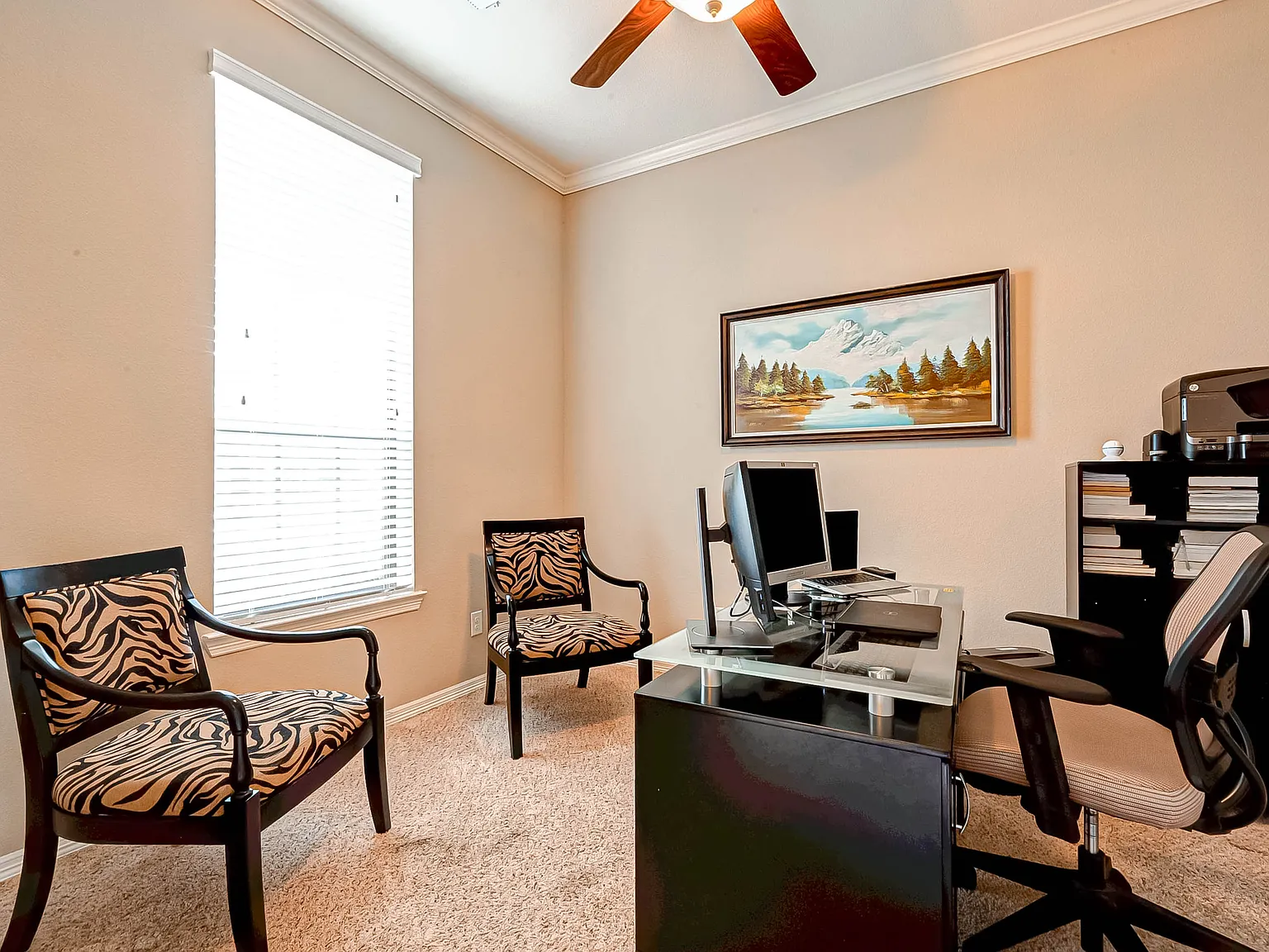 5 bed, 4166 sqft, $4,500 — Photo 3