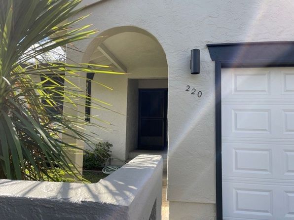 220 Vista Ct