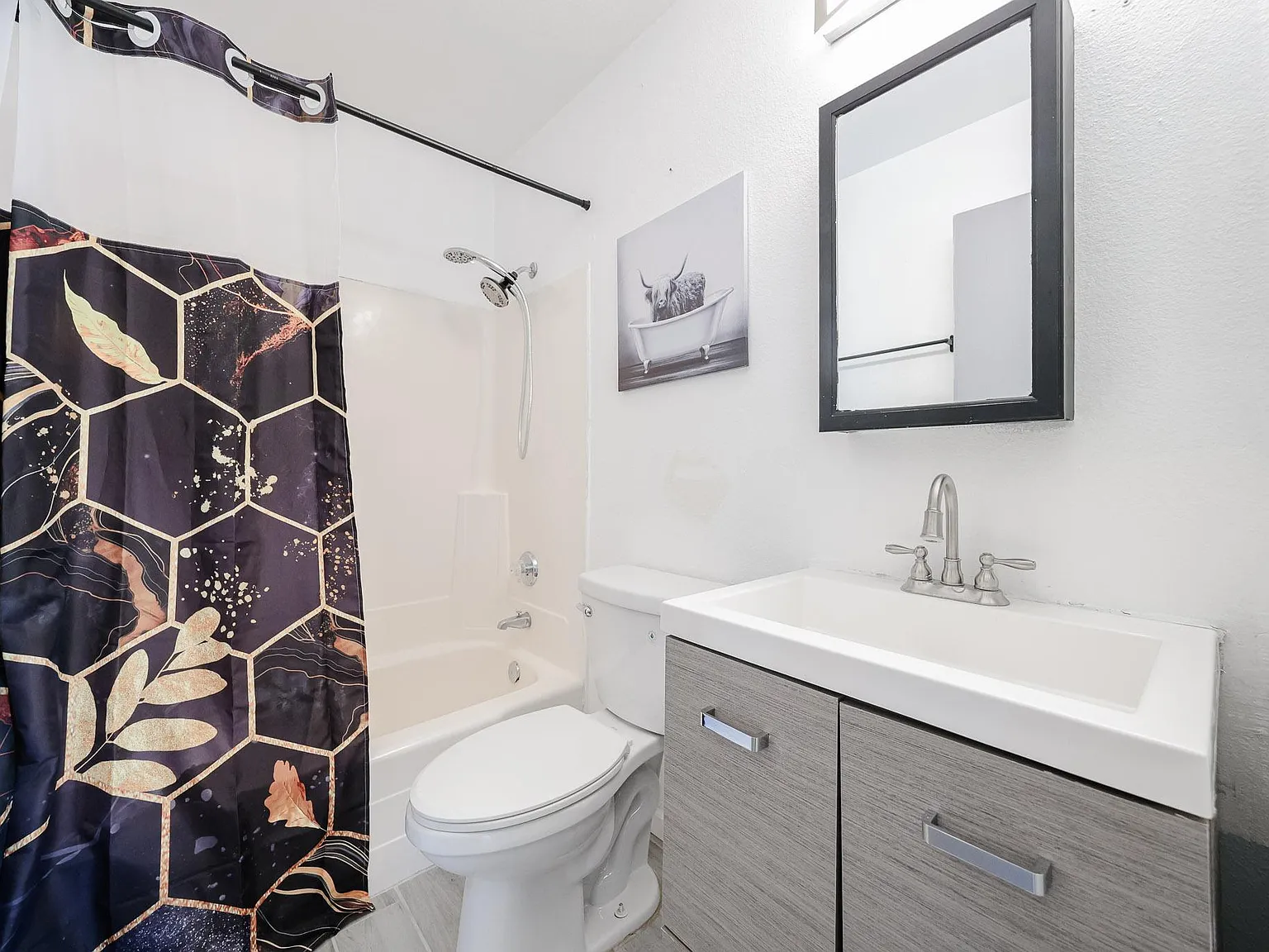 4 bed, 3.0 bath, 1350 sqft, $858 — Photo 4