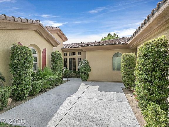 3rd image of 107 Emerald Dunes Cir