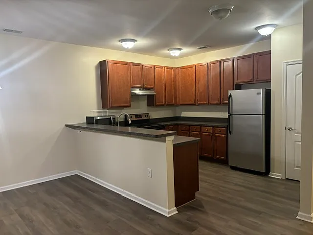 920 Southmoor Dr #204 — Photo 7
