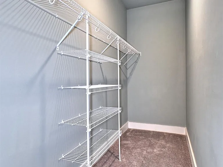44 Fox Hill Dr — Photo 23