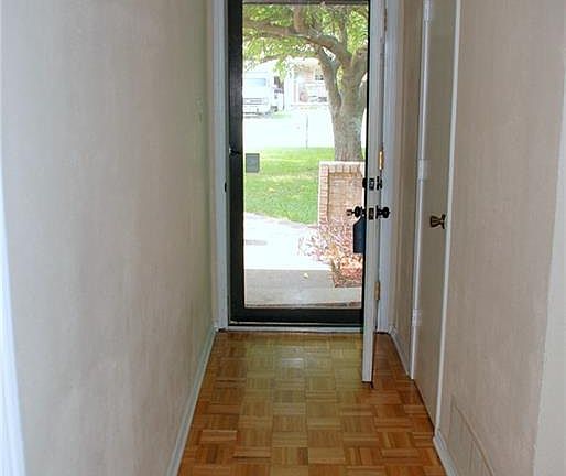 3rd image of 4328 Cummings Dr E