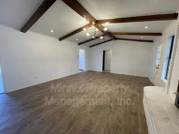 7808 Canode Dr, Amarillo, TX 79121
