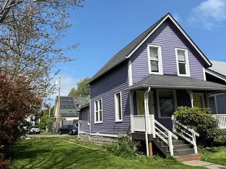 2115 New St — Photo 2