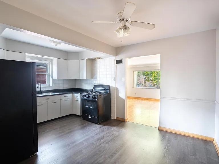 5205 Jamieson Ave — Photo 9