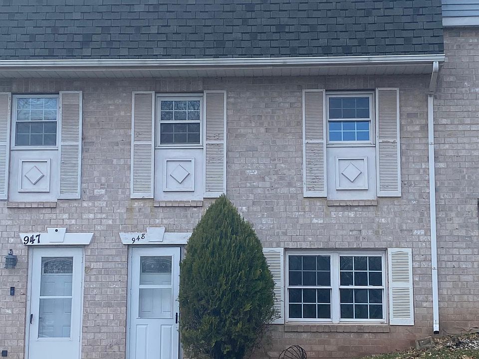 1st image of 948 Village Ln