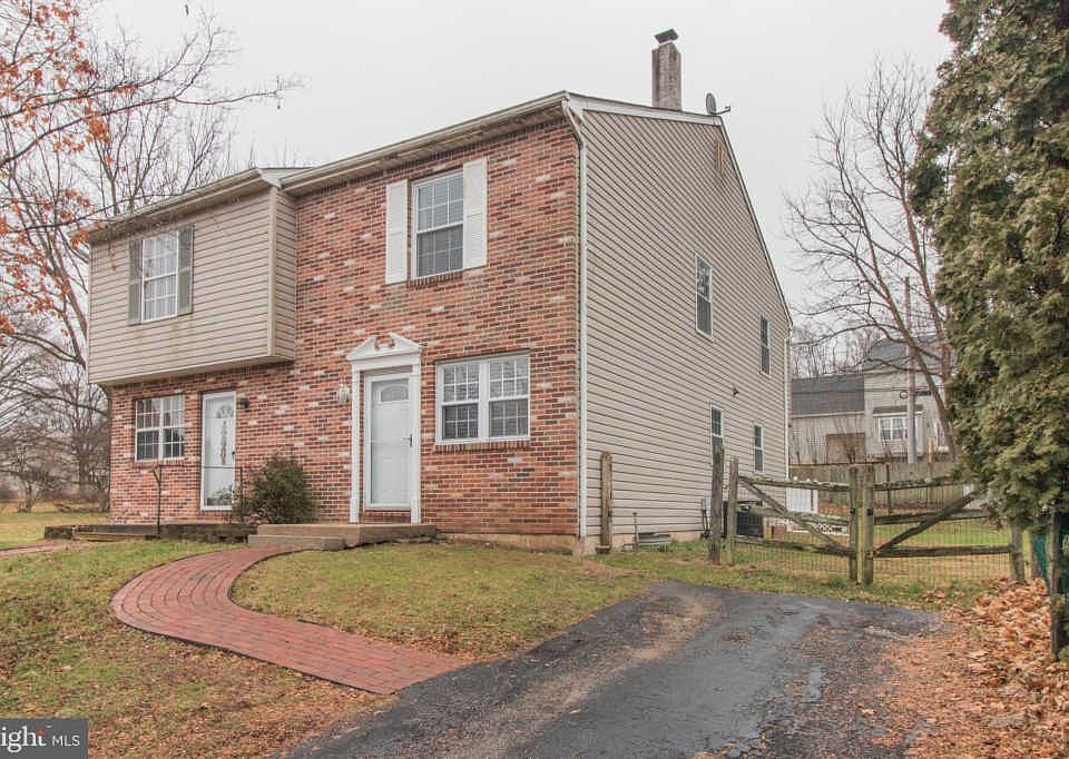 1st image of 3220 Hazelwood Ave