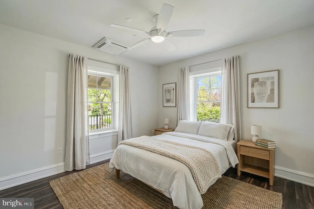 2 bed, 1.5 bath, 818 sqft, $2,750 — Photo 2