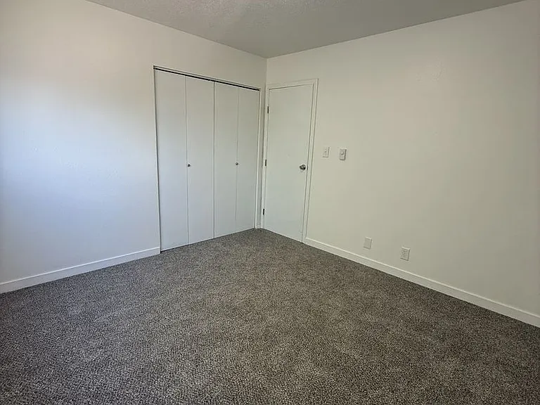 630 Franklin Ave — Photo 16