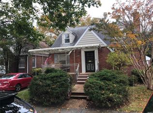 58-44 197th St, Fresh Meadows, NY 11365