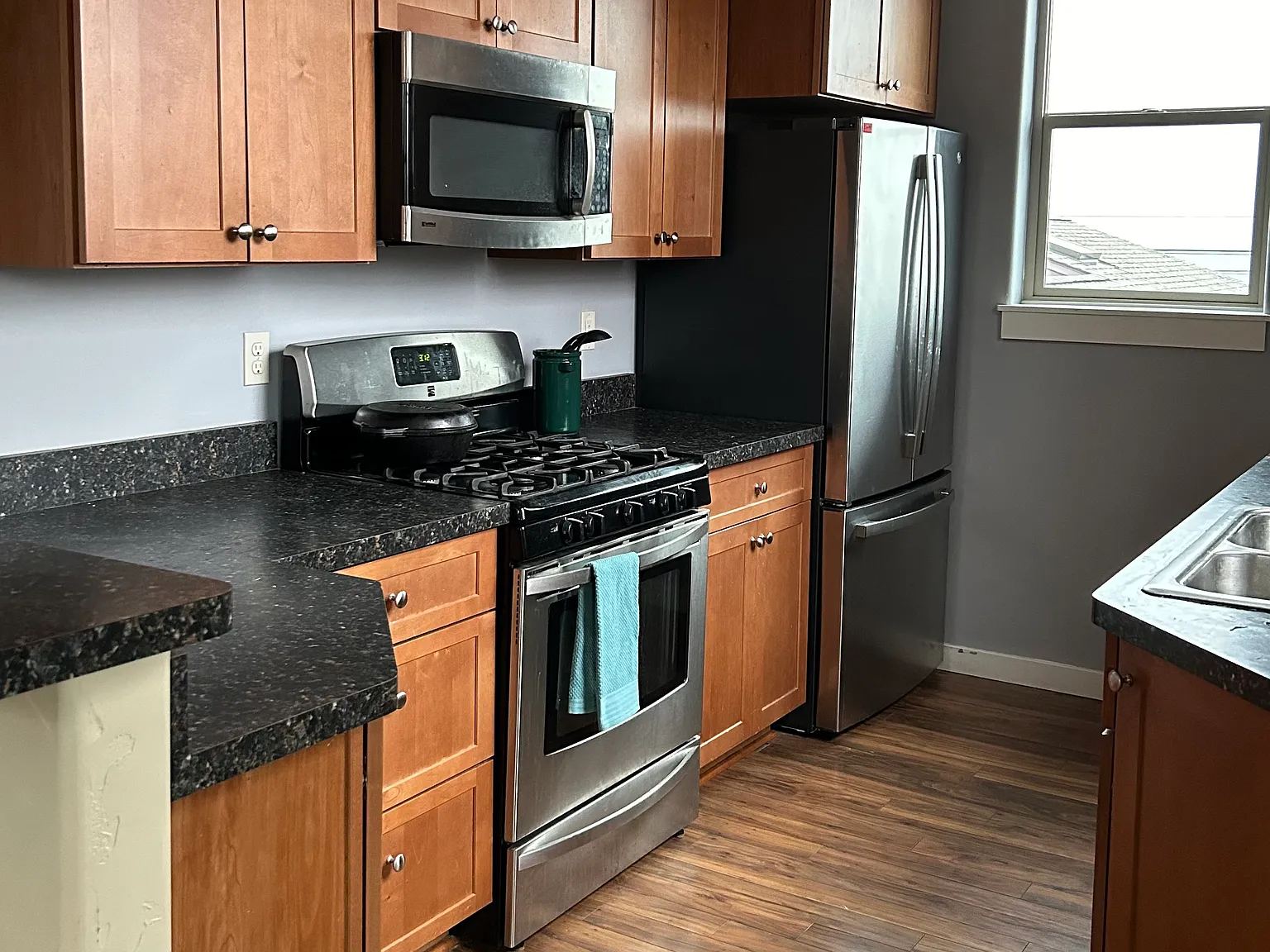 3 bed, 1340 sqft, $2,800 — Photo 2